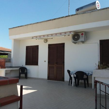 Appartamento Indipendente Nardy-Ros Torre dell'Orso Luaran gambar