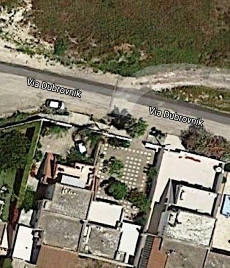 Appartamento Indipendente Nardy-Ros Torre dell'Orso Luaran gambar